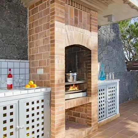 Semesterbostad In Mit Terrasse, Whirlpool Und Grill Playa Blanca (Lanzarote)
