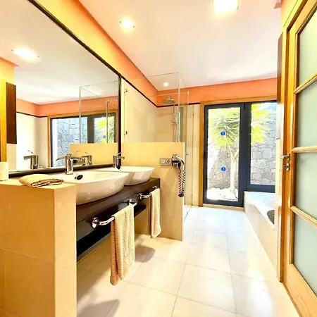 펜션 In Mit Terrasse, Whirlpool Und Grill 플라야블랑카